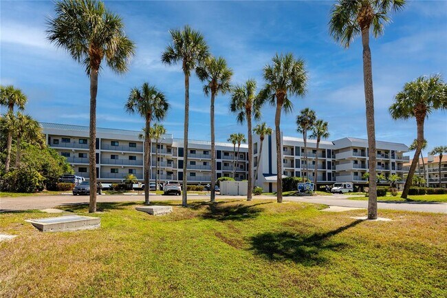 Building Photo - 363 Pinellas Bayway S