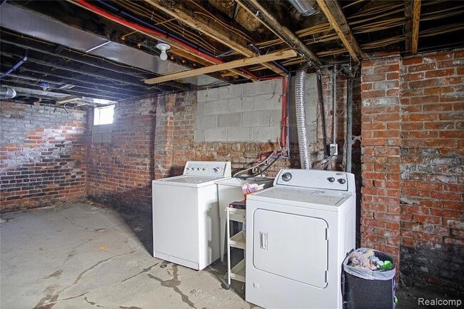 Building Photo - 6123 Commonwealth St