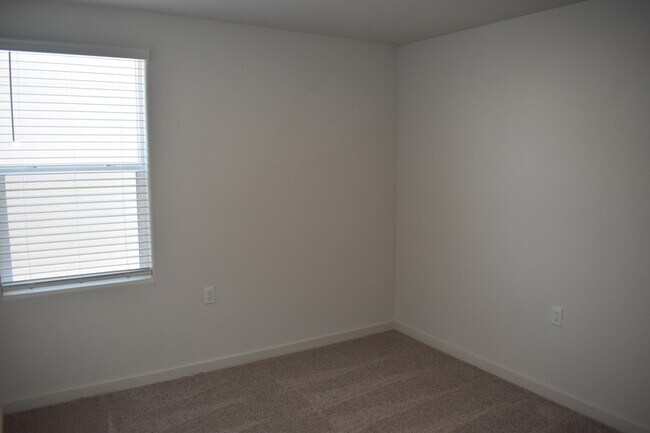Building Photo - 4624 Athena Dr