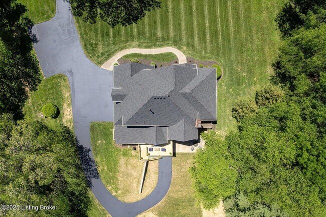 Building Photo - 10801 Little Pond Rd