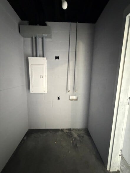 Building Photo - 218 Wright Ave