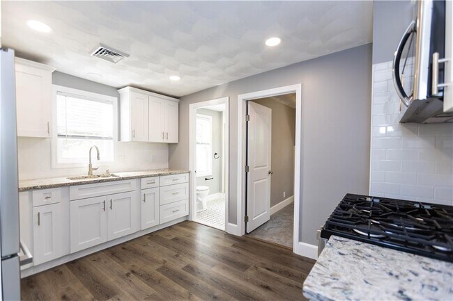 Building Photo - 141 Stanton Ave