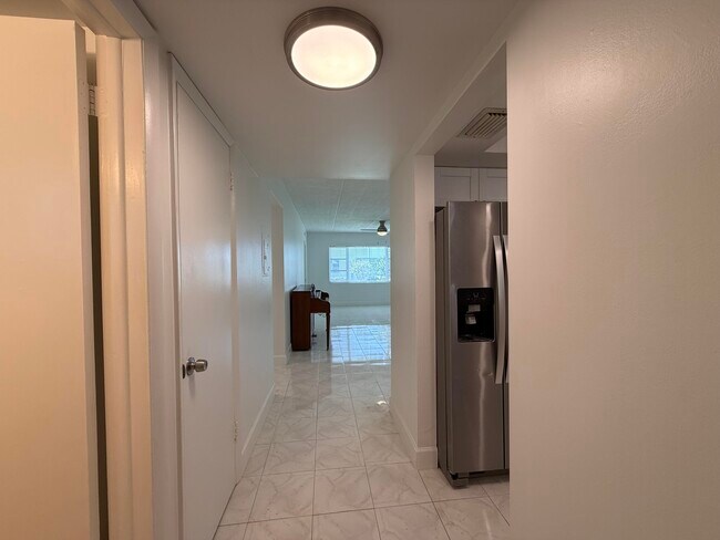 Building Photo - 4500 N Flagler Dr
