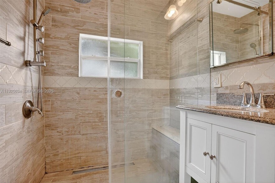 Building Photo - 321 NE 169th St