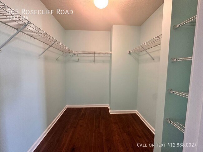 Building Photo - 505 Rosecliff Rd