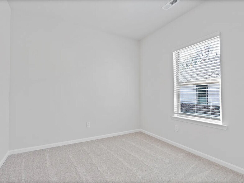 Building Photo - 14557 Mountain Strm Dr