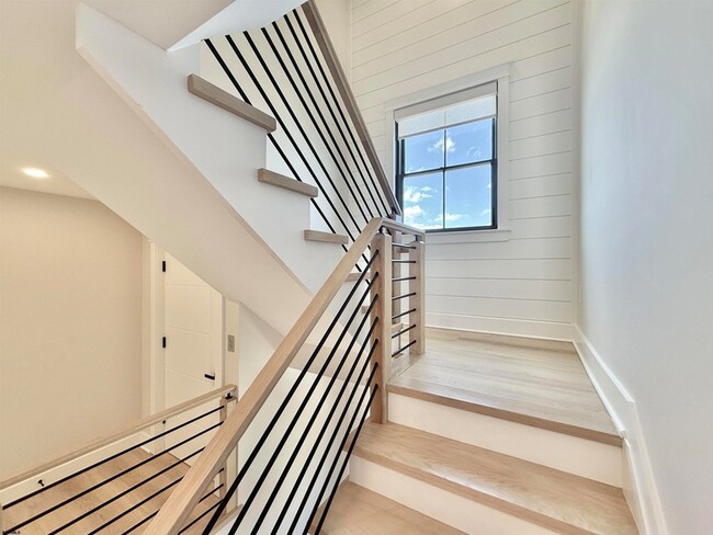 Building Photo - 100 S Frontenac Ave