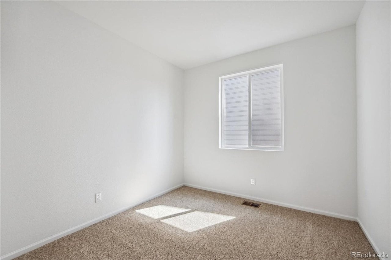Building Photo - 4192 Satinwood Dr
