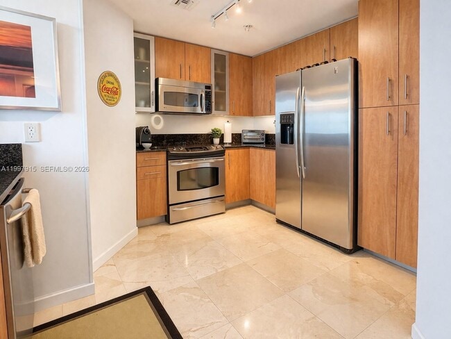 Building Photo - 7900 Harbor Island Dr