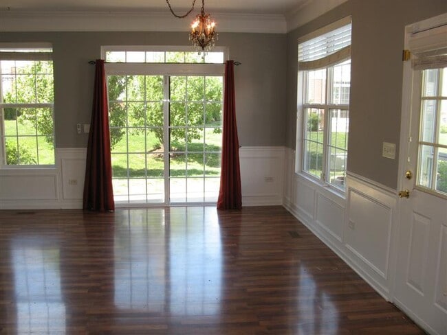 Building Photo - 24019 Walnut Cir
