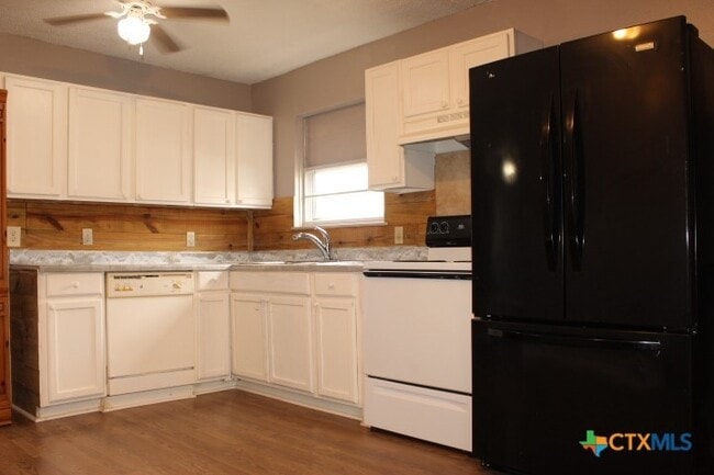 Building Photo - 409 Short Ave