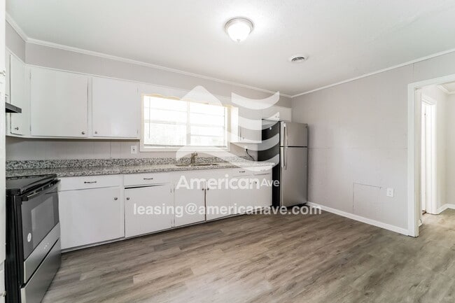 Building Photo - 2751 Glenn St