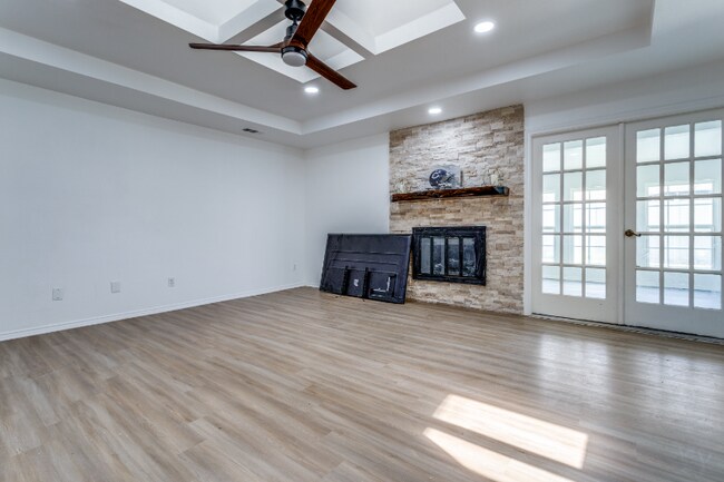 Building Photo - 105 Douglas Dr