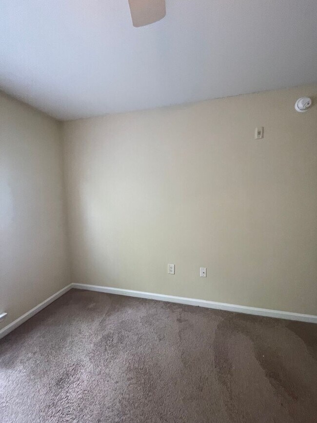 Building Photo - 14-1413 Ordonez