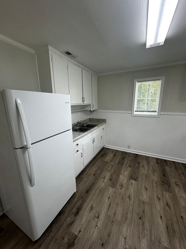 Building Photo - 3BD/1B home near VSU