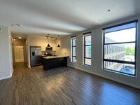 Building Photo - Parker Durand