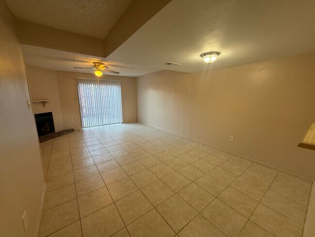 Building Photo - 8911-8915 GSRI Ave