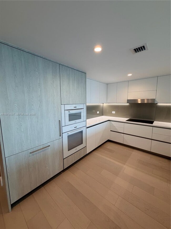 Building Photo - 9201 E Bay Harbor Dr