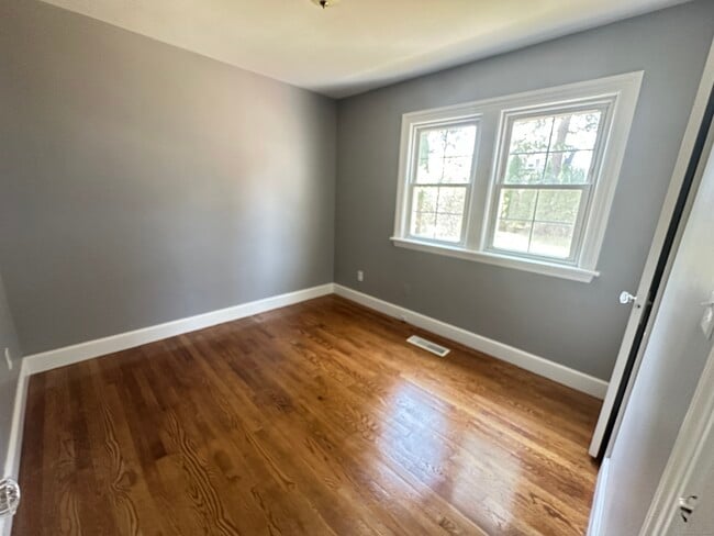 Building Photo - 18 Woodmont Rd