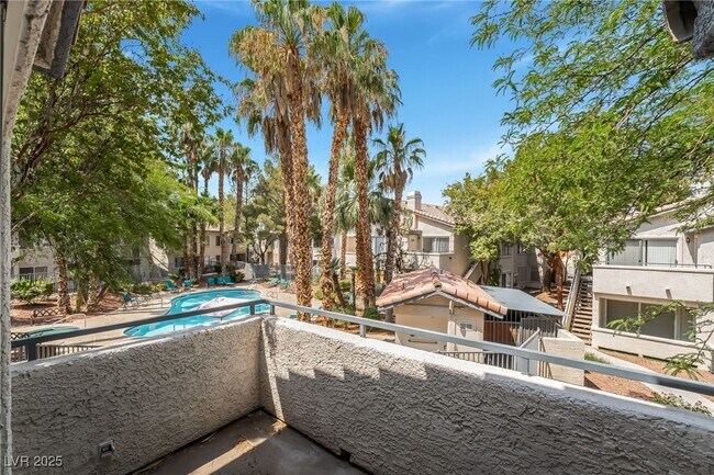 Building Photo - 3059 Key Largo Dr