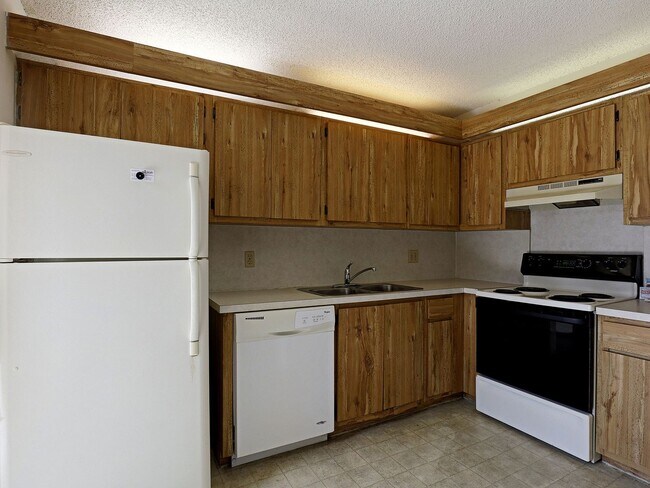 Building Photo - Parkwoods 5580-2