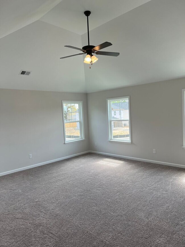 Building Photo - *** COMING SOON! *** Exquisite Rental Home Features 4 Beds, 2.5 Baths in John's Landing!