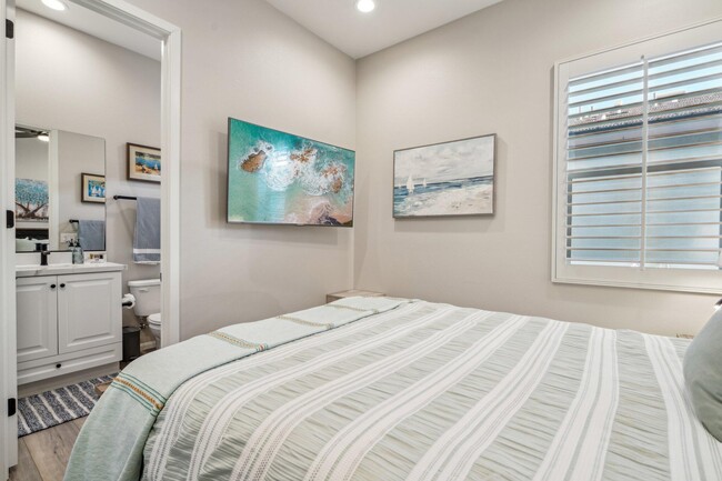 Building Photo - 51725 Pinnacle Vis Dr