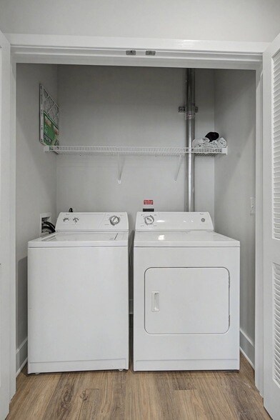 Building Photo - 415 Church St