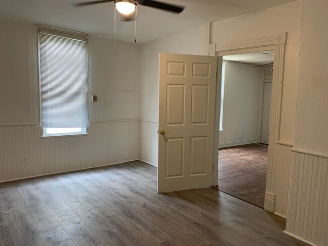 Building Photo - Coming soon- Spacious 2 bedroom home in Po...