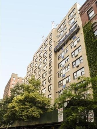 Building Photo - 420 E 80th St