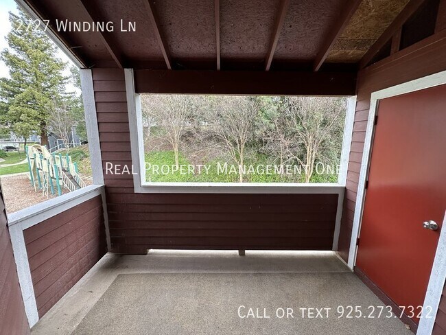 Building Photo - 2727 Winding Ln