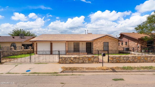 Primary Photo - 921 Wier Ln