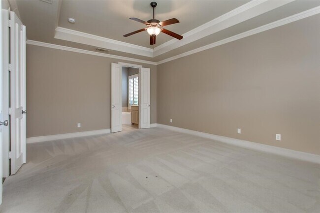Building Photo - 921 Pine Burst Dr
