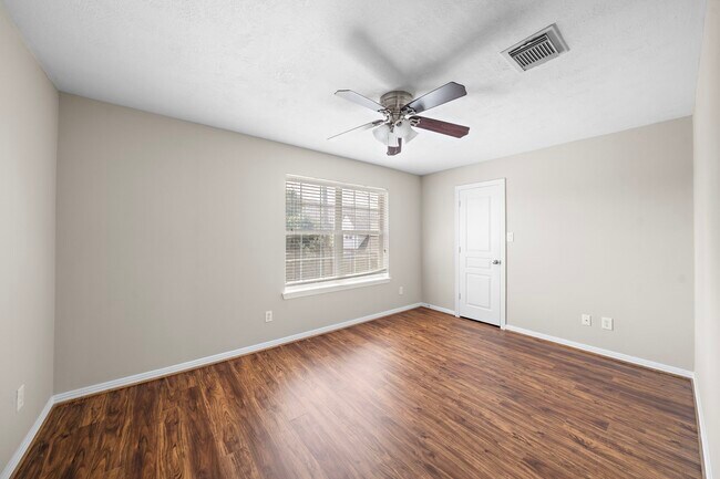 Building Photo - 1517 Asbury St
