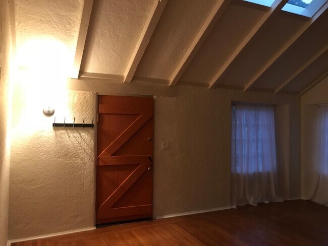 Building Photo - 1826 Berkeley Way