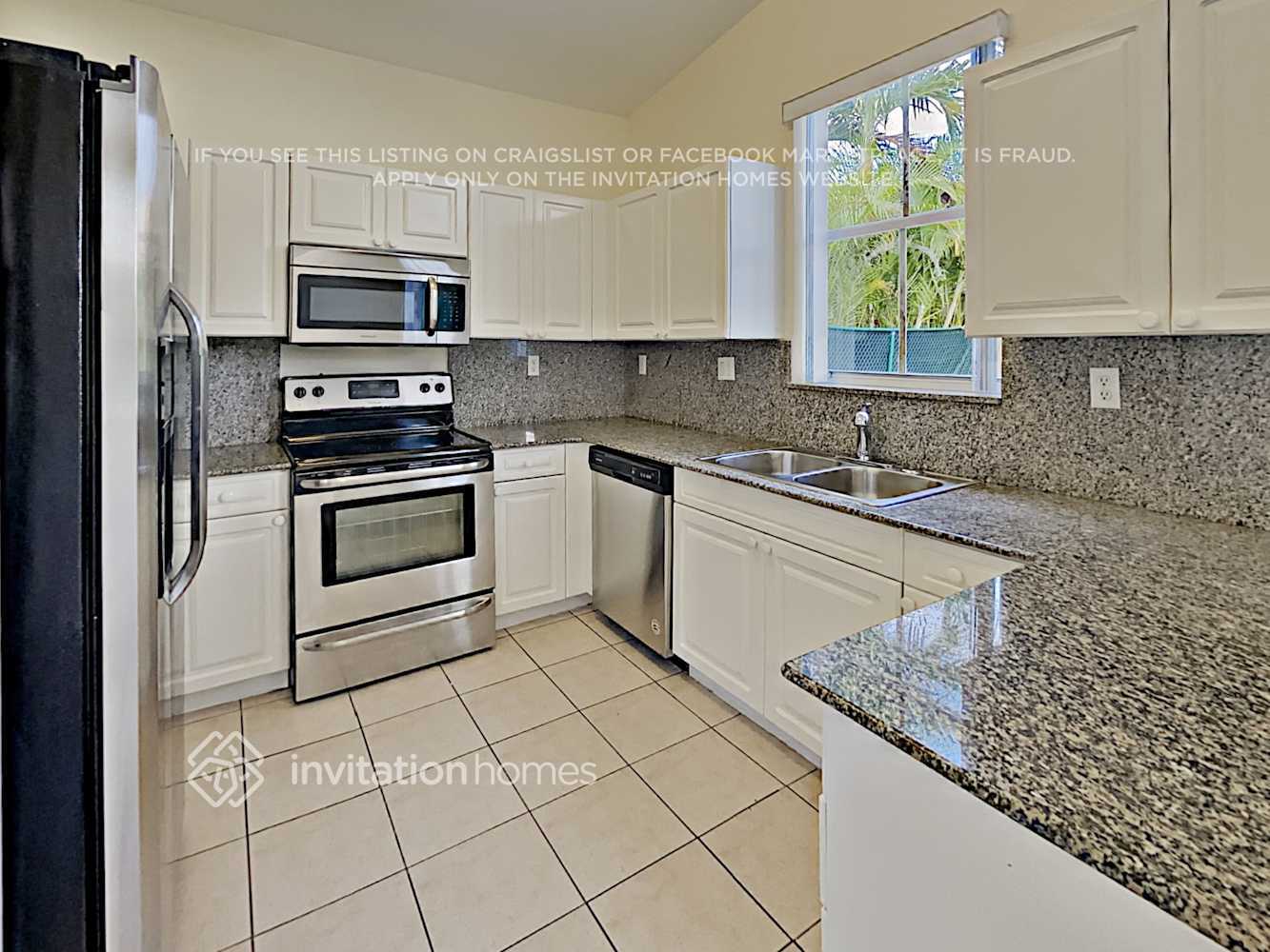 Building Photo - 15470 SW 23rd Ln