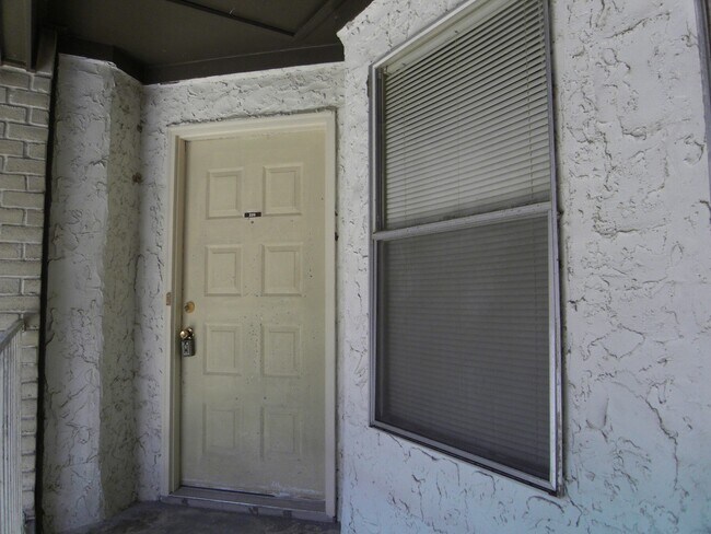 Building Photo - 2011 Spenwick Dr