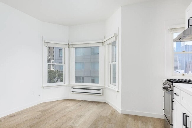 Building Photo - 903 Pine St