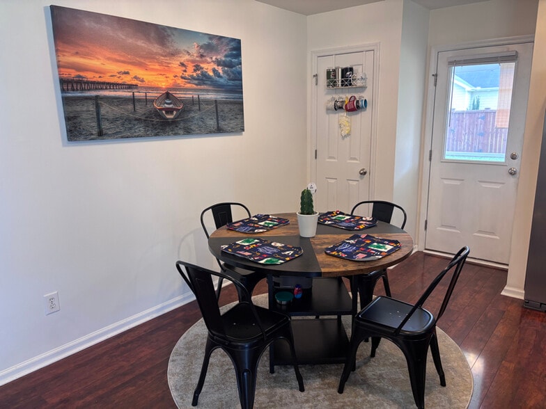 Building Photo - 412 Vinicio Dr