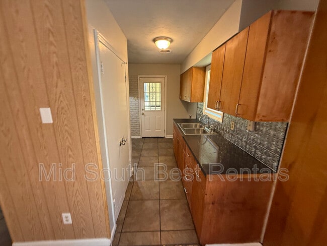 Building Photo - 3010 Ashwood Cove