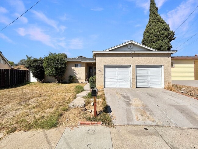 Primary Photo - Gorgeous 3B/2BA House in Paradise Hills W/...