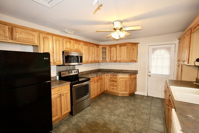 Building Photo - 3963 Oakleys Ln