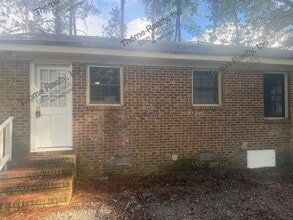 Building Photo - 1620 Charter Dr