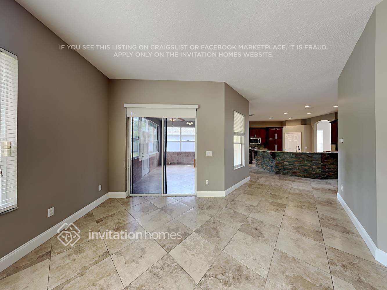 Building Photo - 9761 Oak Crest Rd