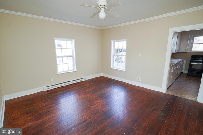 Building Photo - 303 E Main St