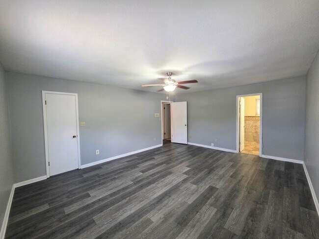 Building Photo - 7819 Hearthstone Cir