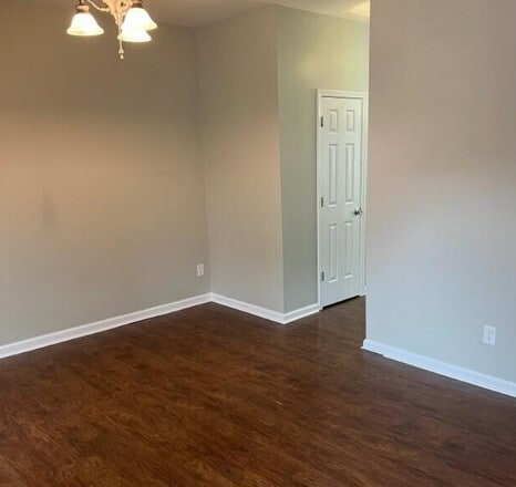 Building Photo - 1043 Jade Ln