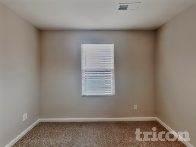 Building Photo - 30 Gold Rush Ct