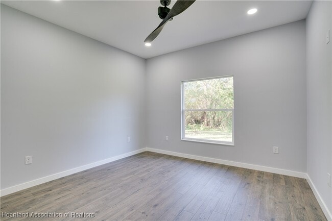 Building Photo - 3905 Barbarossa Ave