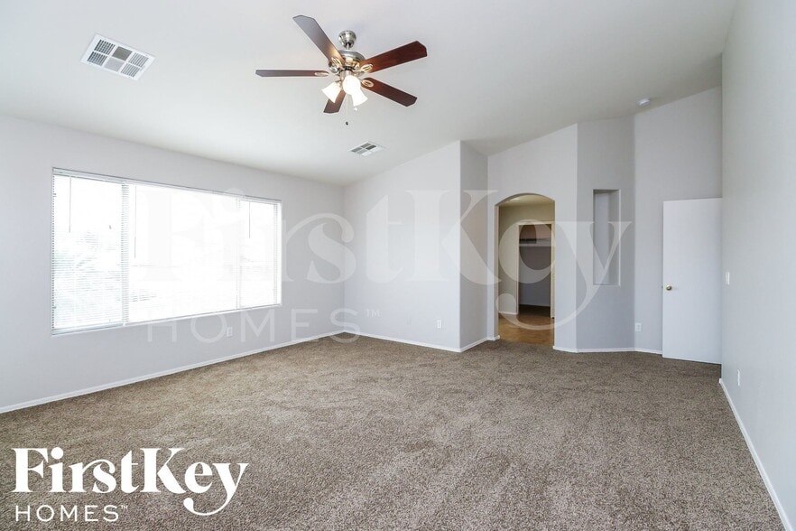 Building Photo - 2913 W Gold Dust Ave